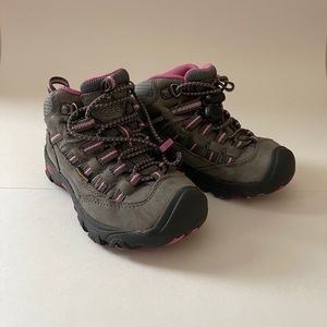 Keen Boots Toddler Size 9